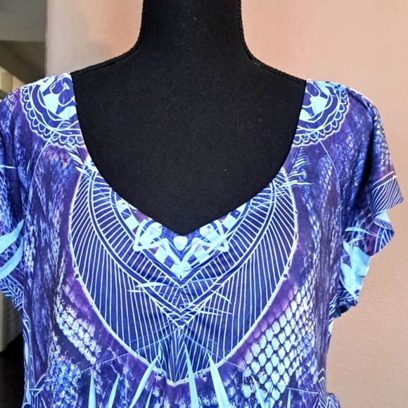 No iron soft blouse for fuller figure in multicolors in size XL. - Picture 3 of 6